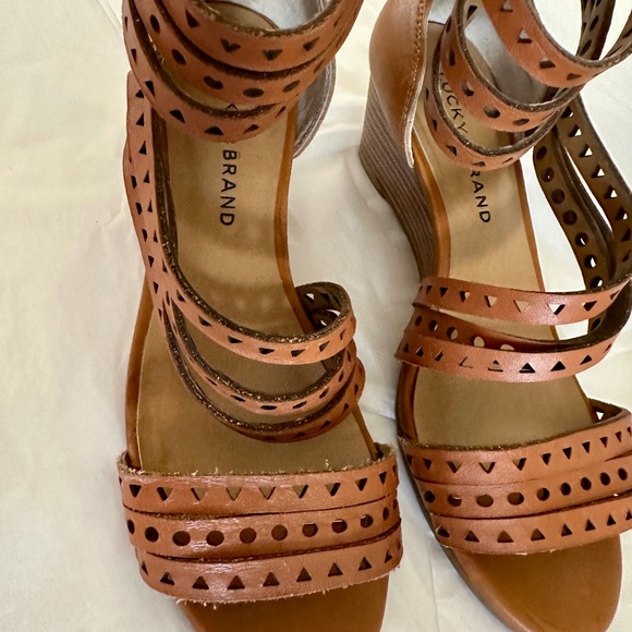 Lucky Brand Jaleels Taupe, Strappy Wedge Sandals, 6.5M - Picture 14 of 14